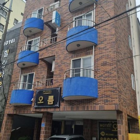 Oreum Motel Jeju Extérieur photo