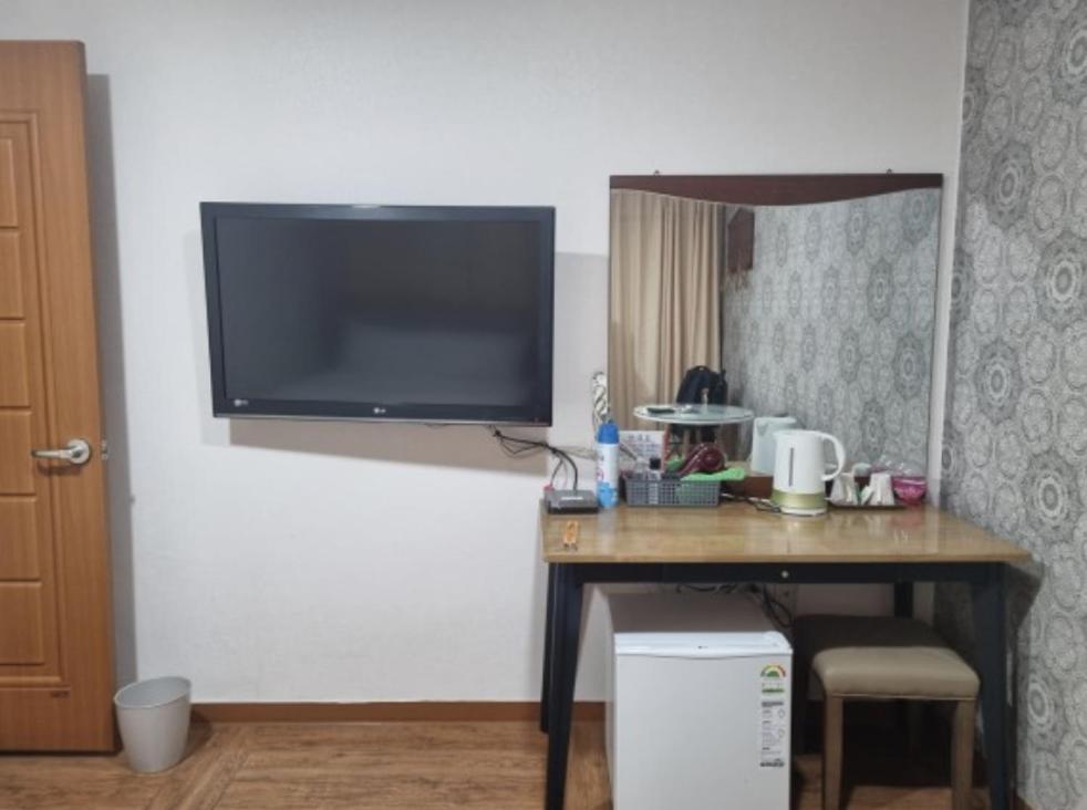 Oreum Motel Jeju Extérieur photo